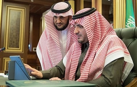 Saudi Interior Minister Holds Virtual Meeting with Ministry's Senior Officials, Commanders of Security Sectors