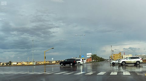 Heavy rains paralyze Taif traffic