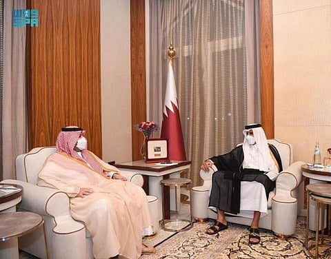 Qatari emir meets with Saudi minister; seeks to boost bilateral ties