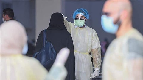 New coronavirus cases in Saudi Arabia fall below 900