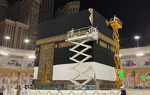 Holy Kaaba gets new Kiswa early on Monday