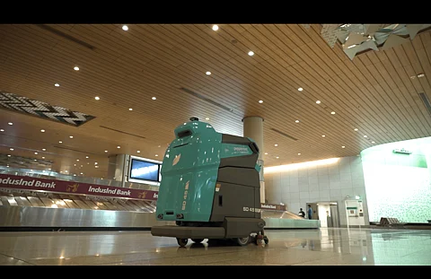 CSMIA deploys Scrubber Dryer Robots at T2 for Enhanced Terminal Hygiene