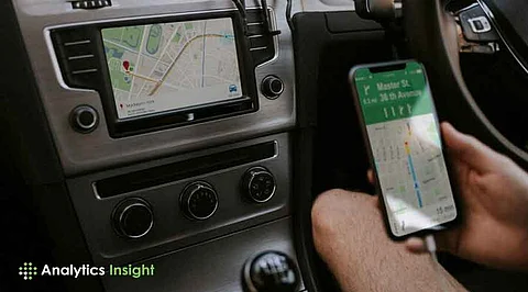 How Google Maps Notifies Police Presence on Android Auto or Apple Car Play