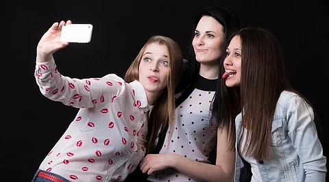 Top 5 AI Girlfriends That Send Pictures