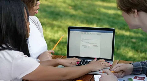 Maintaining Academic Writing with AI: Tools and Techniques for Students