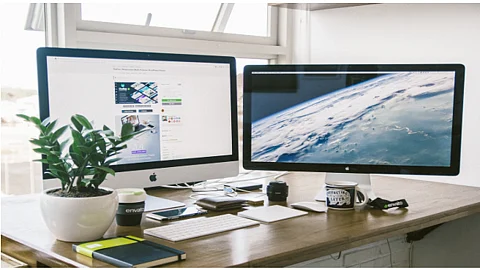 Enhancing Data Visualization through Remote Desktop Technology