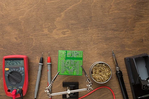 Voltage Dividers in Modern Electronics: What They Are and How to Calculate Them