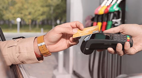 How Are Fuel Cards Helping Trucking Companies Save Money? The Smartest Ways to Cut Costs