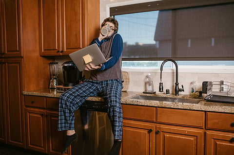 Human vs. Machine: Can AI Predict Your Next Move in Online Entertainment?
