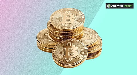 Bitcoin Price Pulls Back to $121,000 After Touching Record $125,689 Level