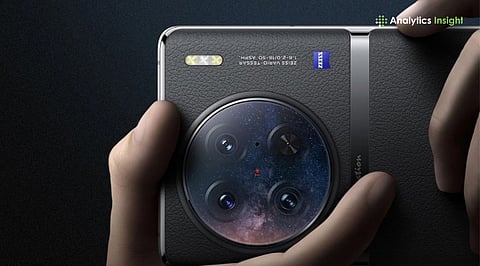 Best Camera Smartphones Under Rs. 35,000 to Buy in December 2025