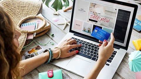 Smart Ways to Use Credit Cards for Festive Shopping Without