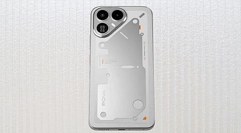 Pova 8
