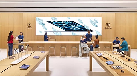 Apple Live Notes: AI Feature Automatically Records Genius Bar Customer Conversations