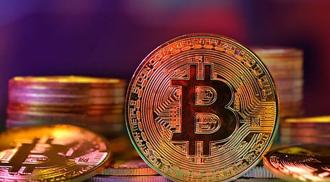 Bitcoin Falls While Apple Faces $1.8M Sparrow Wallet Lawsuit