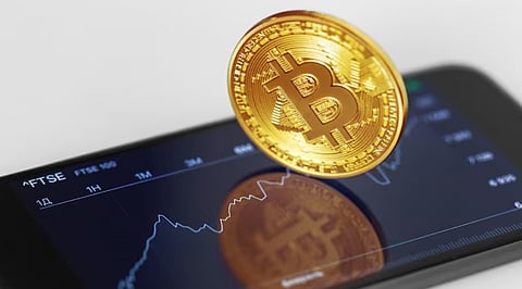 How Bitcoin Transactions are Verified Without a Central Authority
