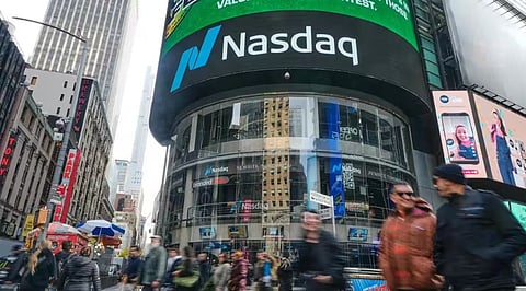 Nasdaq Futures Slide as AI Slowdown Calls Hit Tech Stocks, Oil Rises