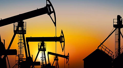 Global oil prices slip 1 for third day on hopes of limited supply disruptions.