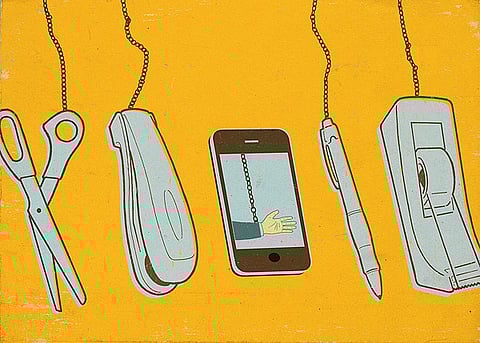 Considering Top Benefits and Pitfalls While Managing BYOD