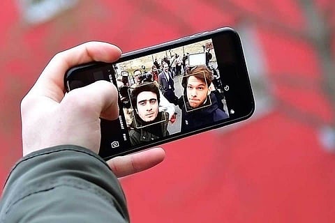 Facebook De-Identification Method Thwarts Facial Recognition Technology