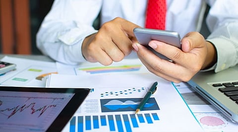 Are Data Dashboards Delivering Data Stories Effectively?