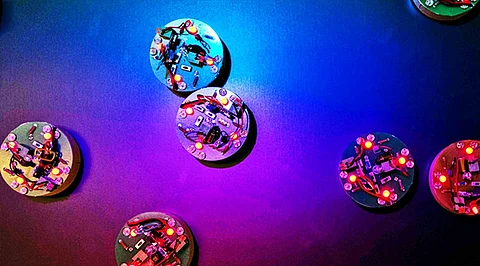 Introducing MOBLOT, a New Model of Theoretical Swarm Robotics