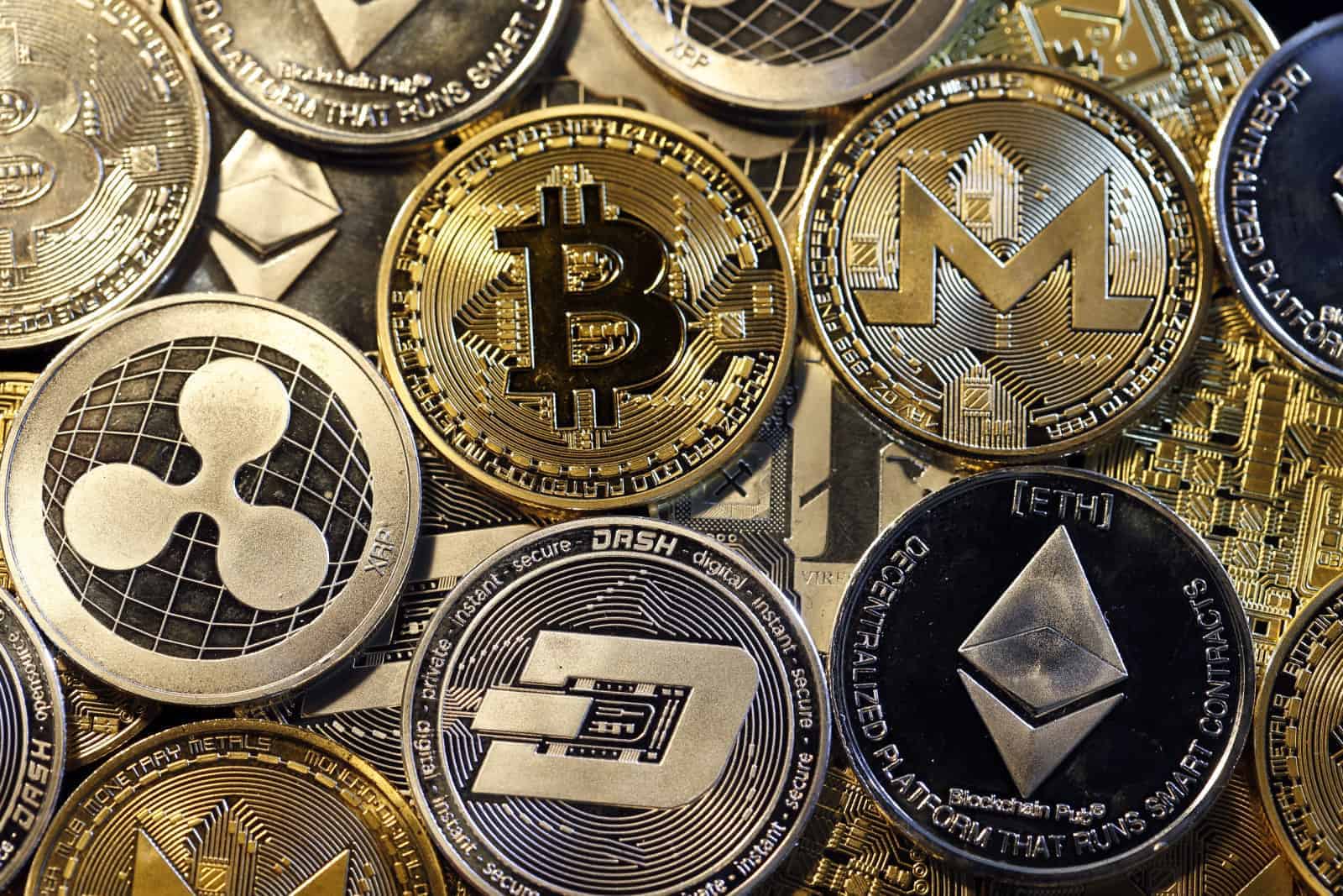 PARIS, FRANCE - FEBRUARY 16: In this photo illustration, a visual representation of digital cryptocurrencies, Bitcoin, Ripple, Ethernum, Dash, Monero and Litecoin is displayed on February 16, 2018 in Paris, France. Digital cryptocurrencies have seen unprecedented growth in 2017, despite remaining extremely volatile. (Photo Illustration by Chesnot/Getty Images)
