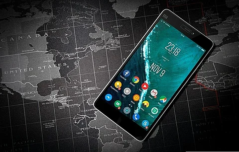 The Pros and Cons of Modern Technology