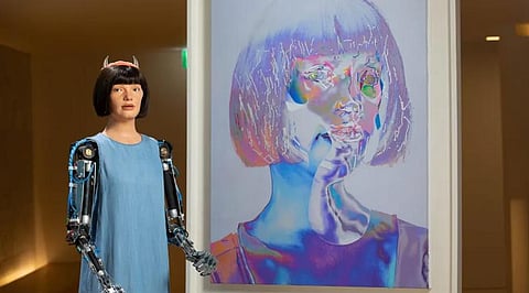 Ai-Da Is The New Villian For Artistis! Says ‘Not Alive’ But Can Create Art