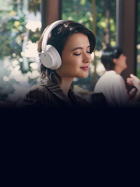 In India, Sony unveiled the WH-CH720N cordless noise-canceling headphones.
