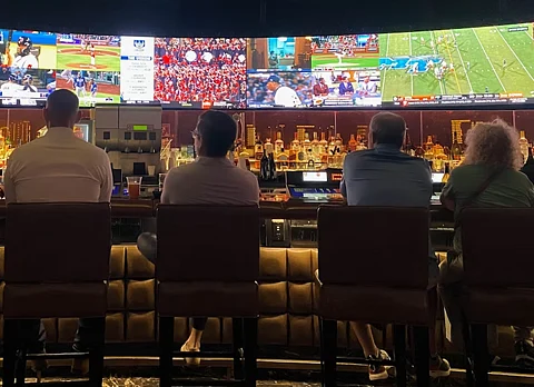 Smart Betting Strategies: Leveraging AI for Informed Sports Wagering Decisions