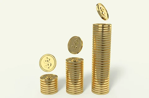 Fed Pauses Rate Hikes, Could This Signal Upside For Solana And Bitcoin Spark?