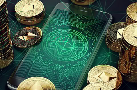 3 Cryptos Outperforming the S&P 500: Is QUBE Token Leading the Charge?