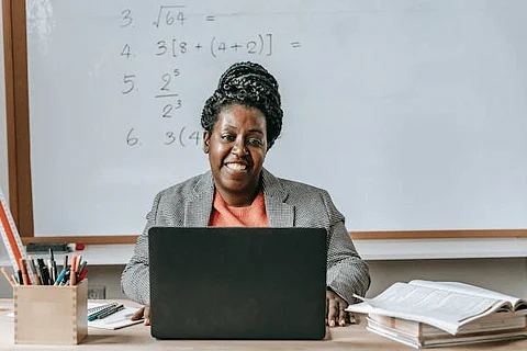 Monetizing a Teacher’s Talent with Telegram’s Paid Channel Model: A Guide