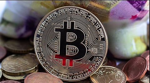 Crypto Analysis: Bitcoin Loses Strength, ETH Struggles Below $3k, Starknet (STRK) Rises 9%, FET Up 38% On Weekly