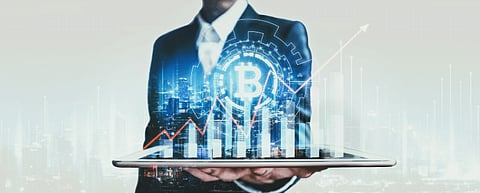 Bitcoin Faces Liquidity Challenges; This AI Altcoin Benefits from Solana’s Success