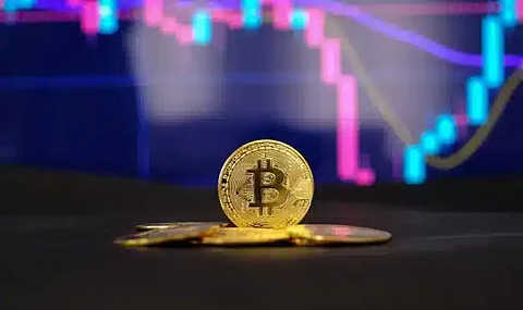 Bitcoin Price Crashes Below $61k, Ethereum Tags $3,050, Solana Tanks 5%, SLERF Faces A Pullback