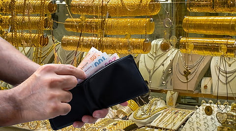 Dubai Gold Rates Fall as Investors Await Fed Signals