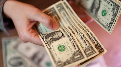 Dollar Climbs as Iran Conflict Lifts Oil Prices, Shifts Fed Rate Outlook