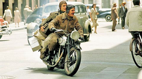 சாலையின் பாடல்...