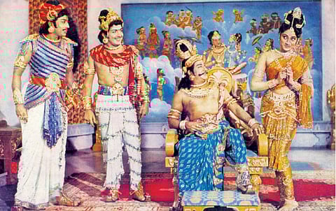 “கதைக்கு கண்ணு மூக்கு உண்டுமா!”