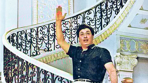 ரசிகர் மன்றங்கள் ஒரு சங்கப்பலகை!