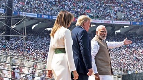 நமஸ்தே ட்ரம்ப்