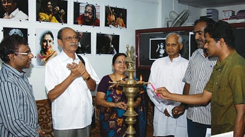 அப்ப்ப்பா அங்கிள் நல்லா பேசினான்..!