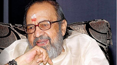 காதலெனும் தேர்வெழுதி