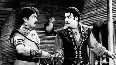 சண்டைன்னா எம்.சி.ஆர் தாண்டே''