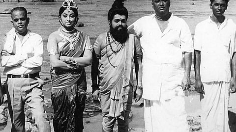 மொழியை கொண்டாடிய கலைஞர்!