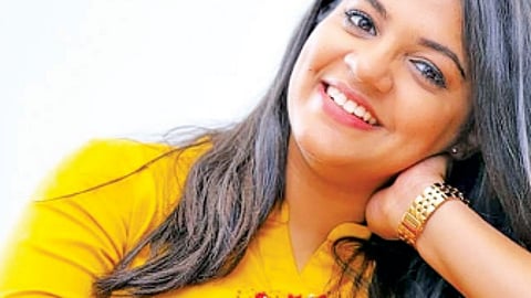 பொம்மி பேக்கரி சுந்தரி ! - அபர்ணா பாலமுரளி