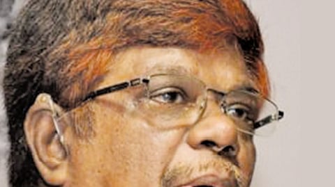 சில அரசுசாரா குழுக்களின் அதிகாரம் அதிகமாக உள்ளது!