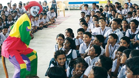 வால் கோமாளி